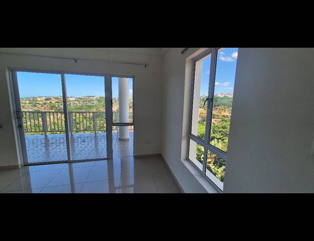 3 BEDROOM APARTMENT FOR SALE IN LA LUCIA